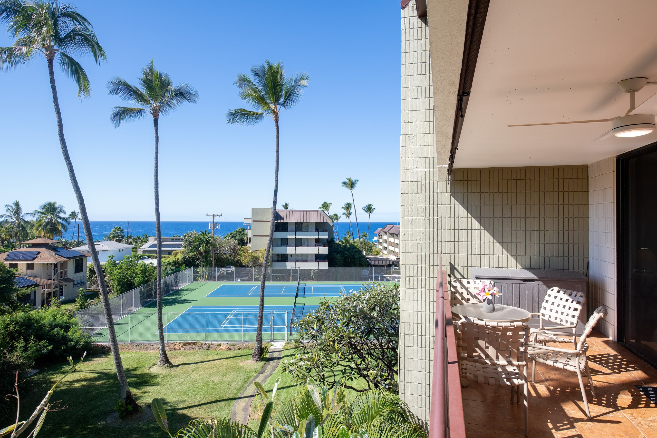 Condo in Kailua-Kona · ★4.9 · 2 bedrooms · 4 beds · 2 baths - Image 36