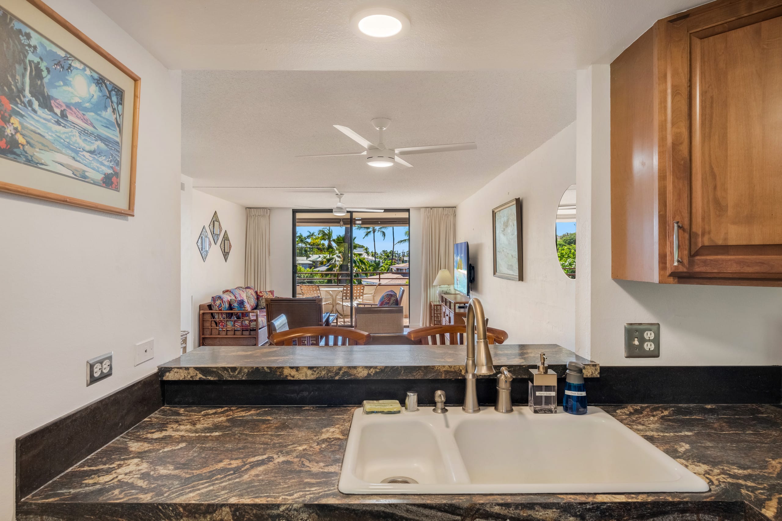 Condo in Kailua-Kona · ★4.9 · 2 bedrooms · 4 beds · 2 baths - Image 7