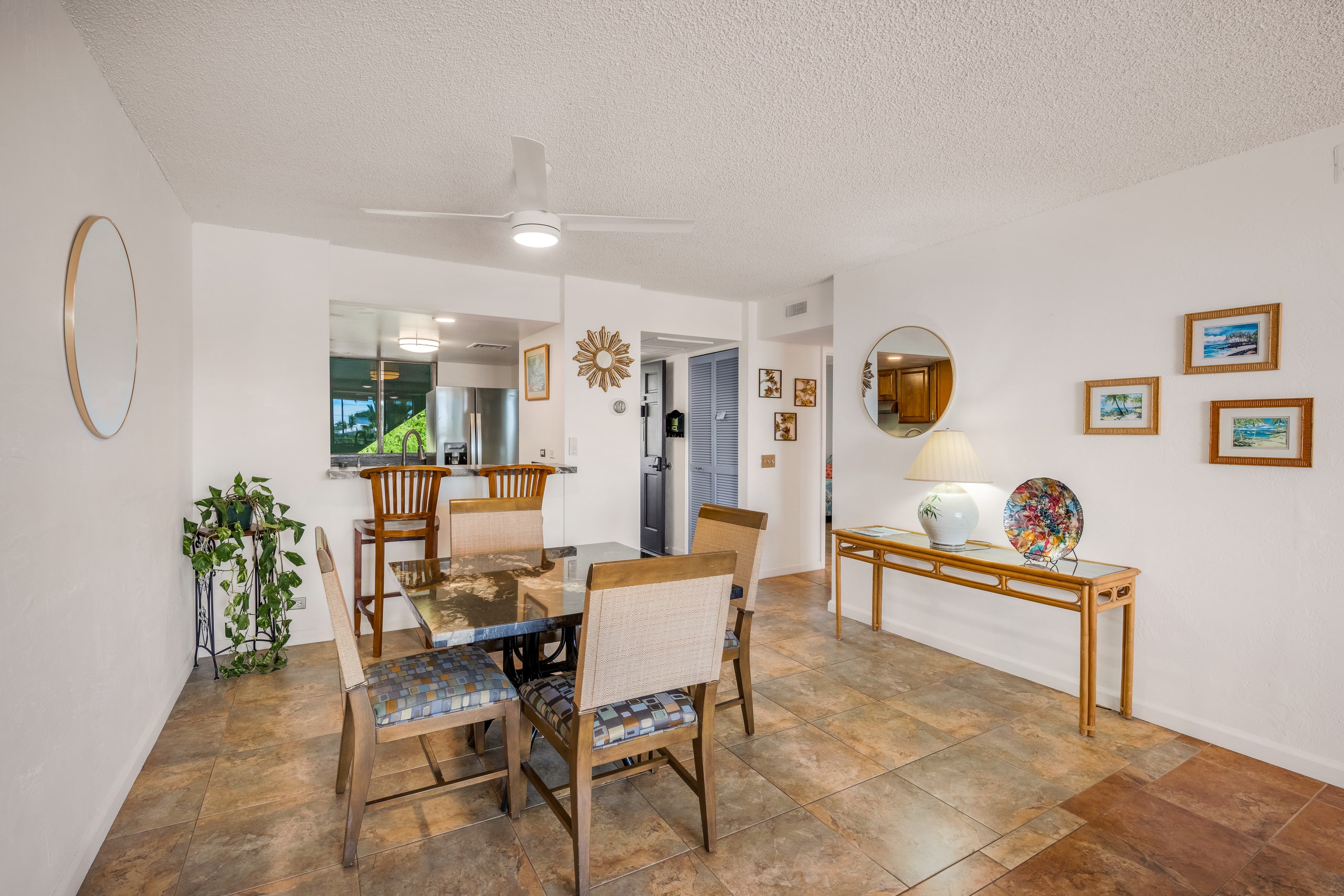 Condo in Kailua-Kona · ★4.9 · 2 bedrooms · 4 beds · 2 baths - Image 12