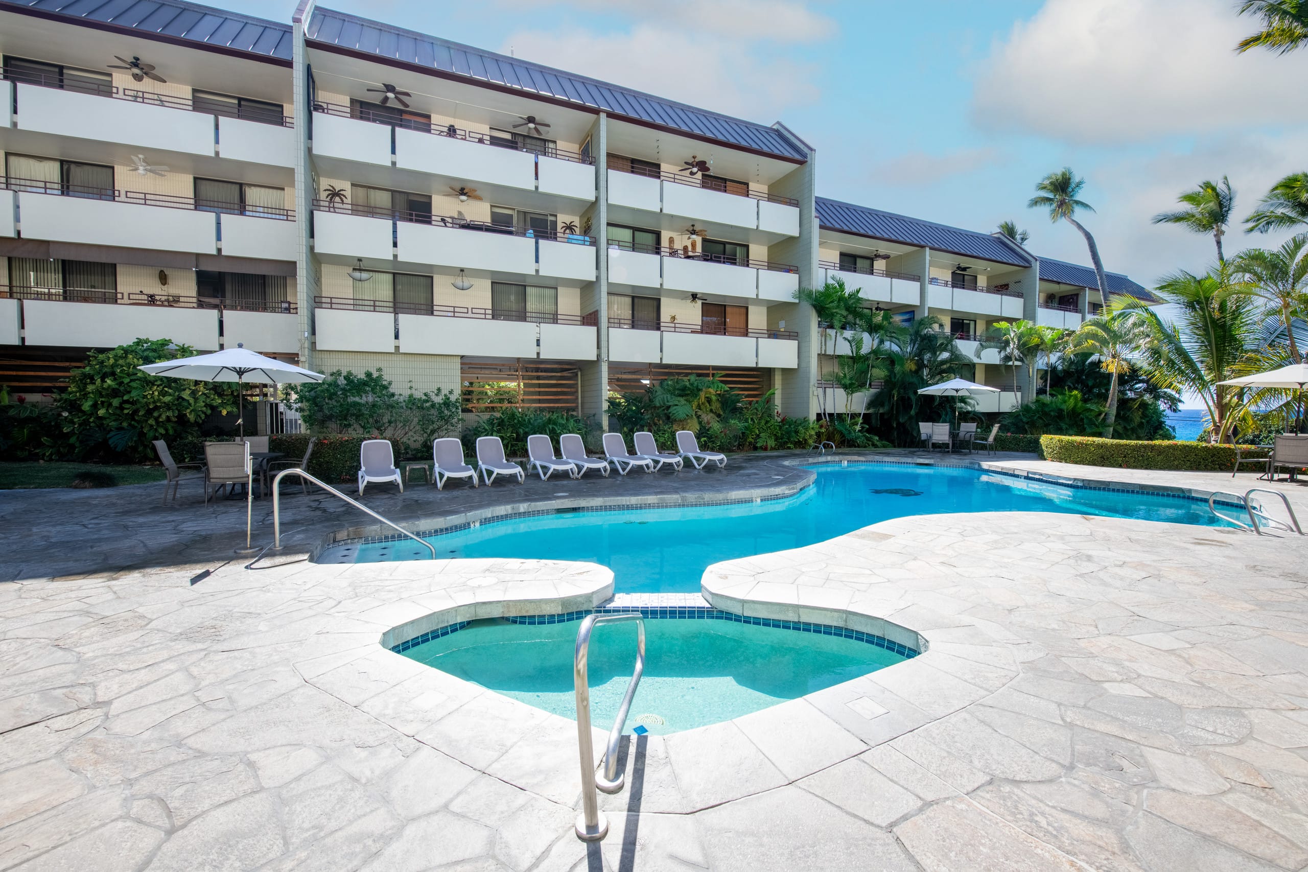 Condo in Kailua-Kona · ★4.9 · 2 bedrooms · 4 beds · 2 baths - Image 55
