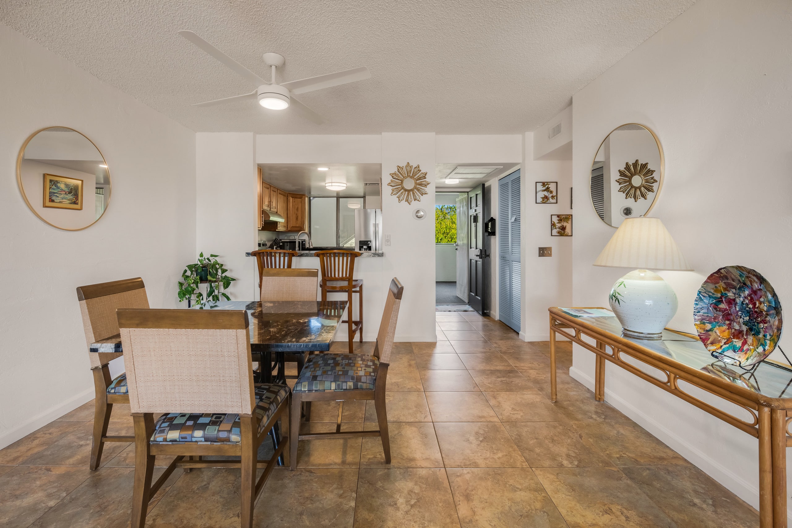 Condo in Kailua-Kona · ★4.9 · 2 bedrooms · 4 beds · 2 baths - Image 15