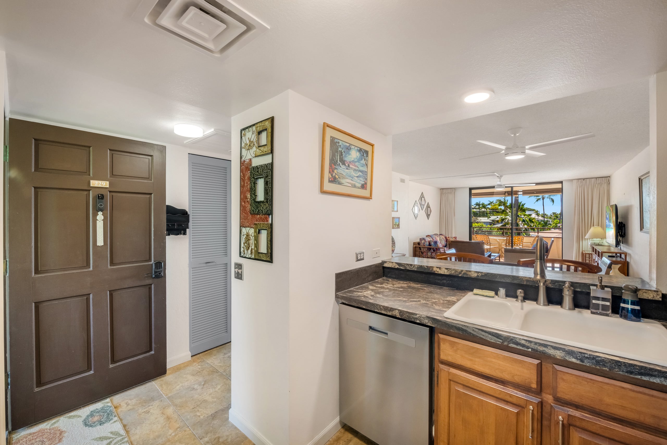 Condo in Kailua-Kona · ★4.9 · 2 bedrooms · 4 beds · 2 baths - Image 10