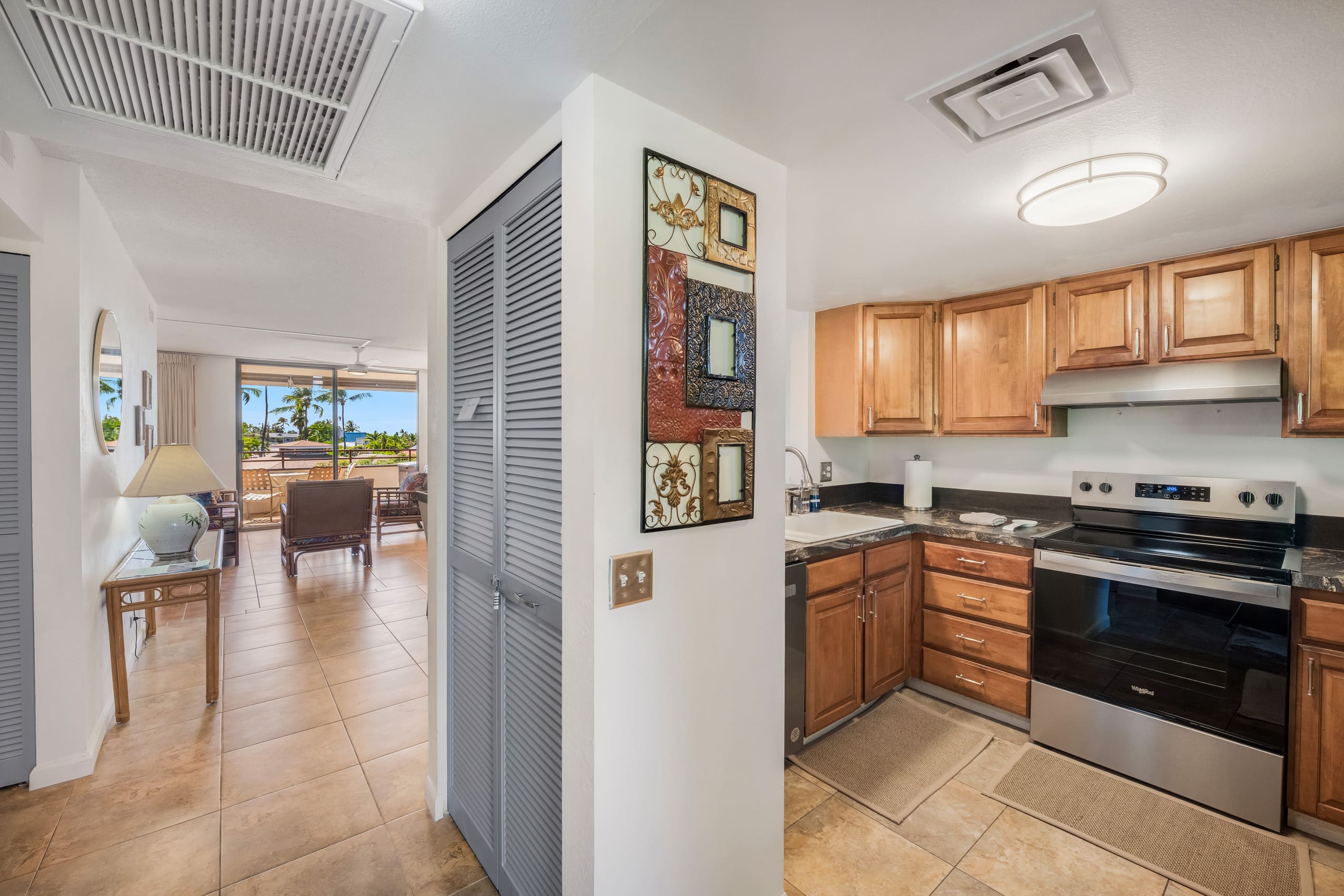 Condo in Kailua-Kona · ★4.9 · 2 bedrooms · 4 beds · 2 baths - Image 8