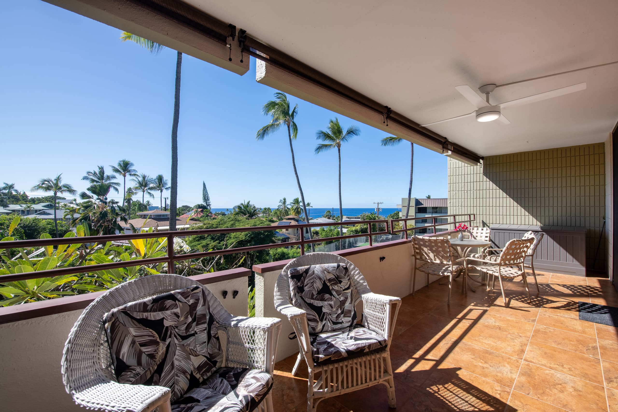 Condo in Kailua-Kona · ★4.9 · 2 bedrooms · 4 beds · 2 baths - Image 33