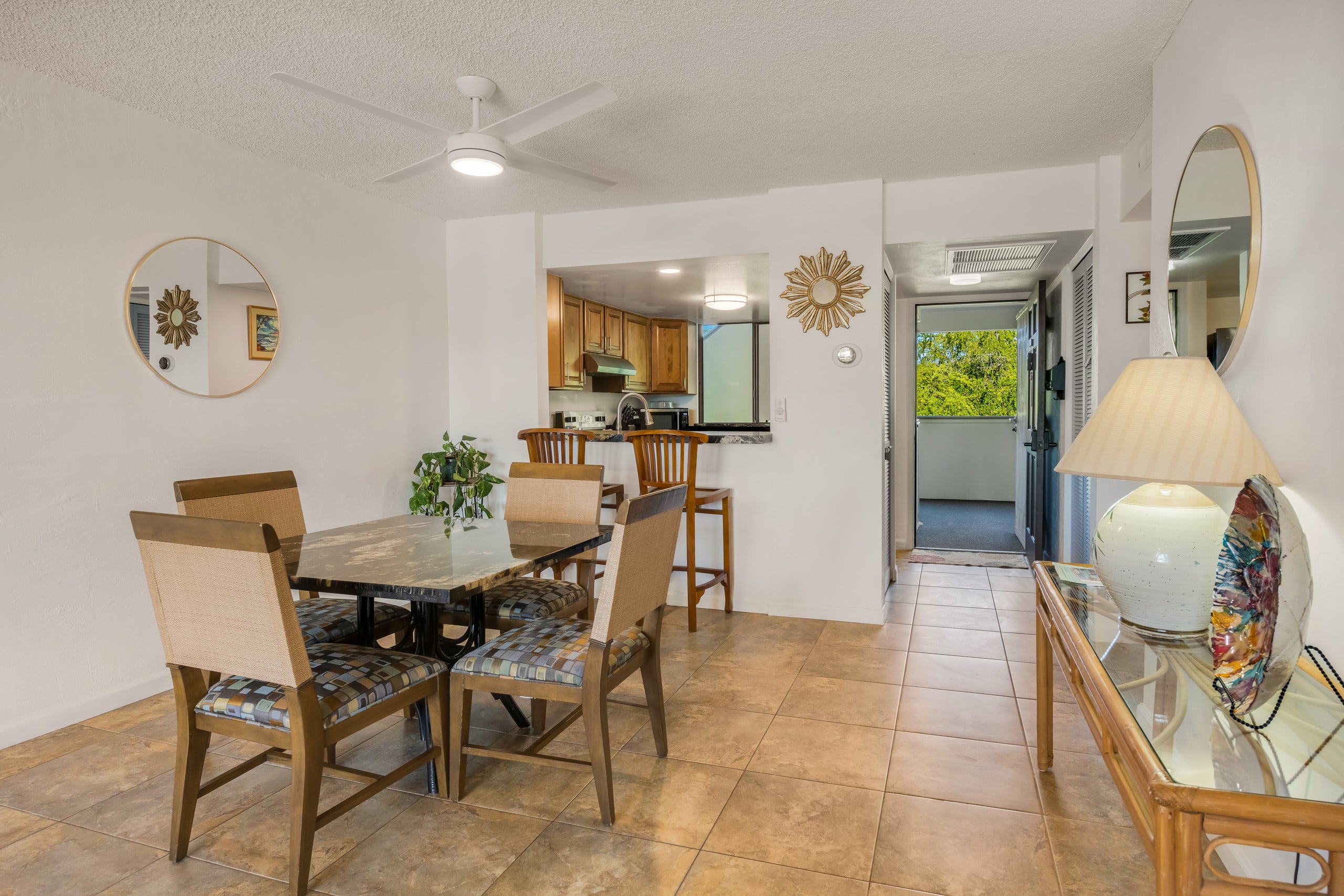 Condo in Kailua-Kona · ★4.9 · 2 bedrooms · 4 beds · 2 baths - Image 16