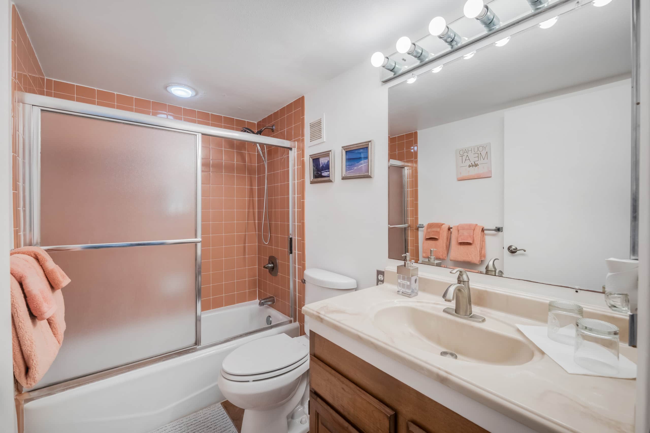 Condo in Kailua-Kona · ★4.9 · 2 bedrooms · 4 beds · 2 baths - Image 26