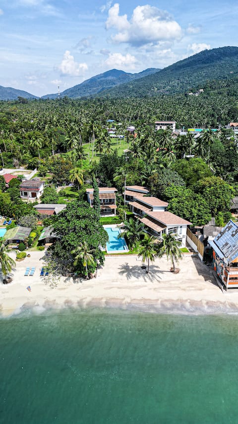 Beachfront 2 BR Villa, a Family Paradise