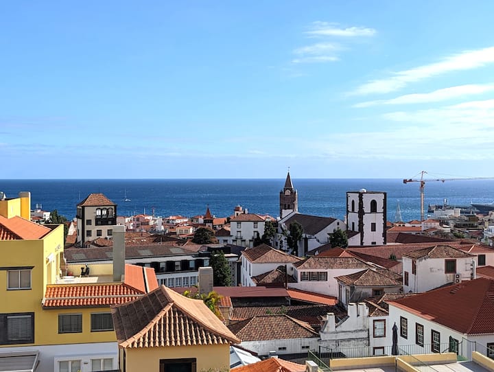 Top-floor One-bedroom - Peaceful With Ocean Views - Funchal