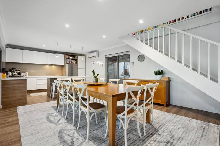 Dawesy – Waterfront + Dogs + Mooring Ball + Family gallery image 3