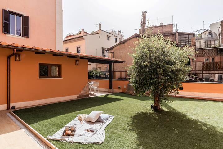 The Best Rent-House with garden near the Colosseum gallery image 2