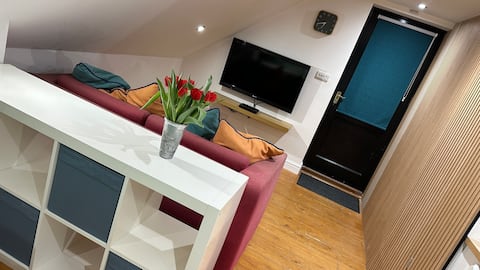 Successful Airbnb property: Self-contained stylish studio in Solihull
