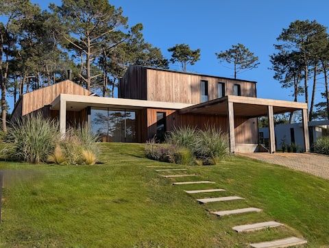 House in a Private Neighborhood, Reserva Montoya