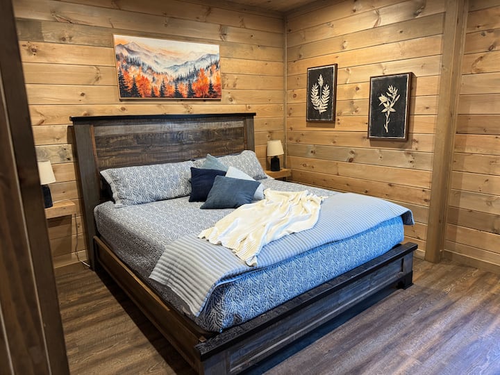 Bedroom 2, king Bed, Very comfortable bed!