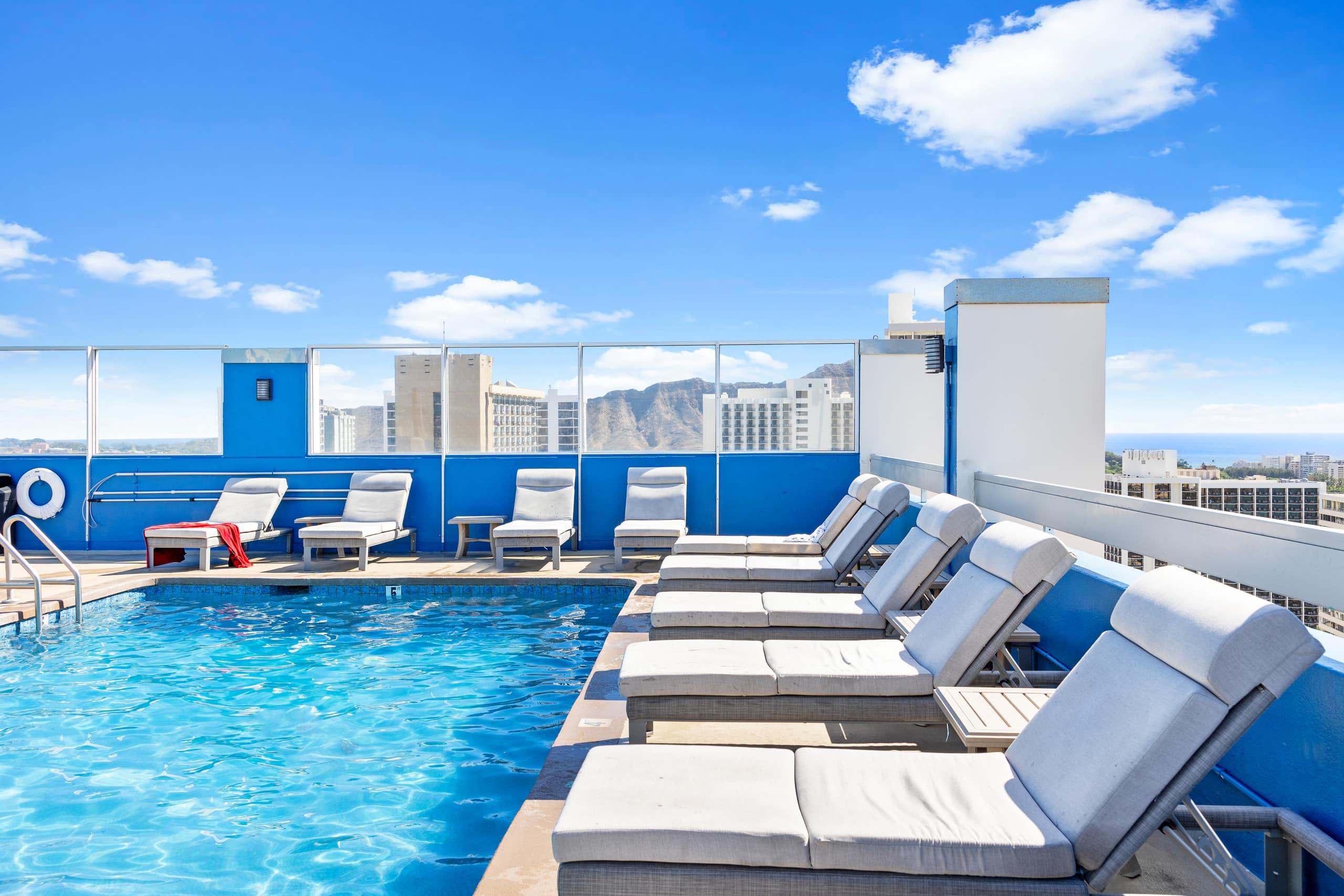 Condo in Honolulu · ★4.93 · Studio · 1 bed · 1 private bath - Image 53