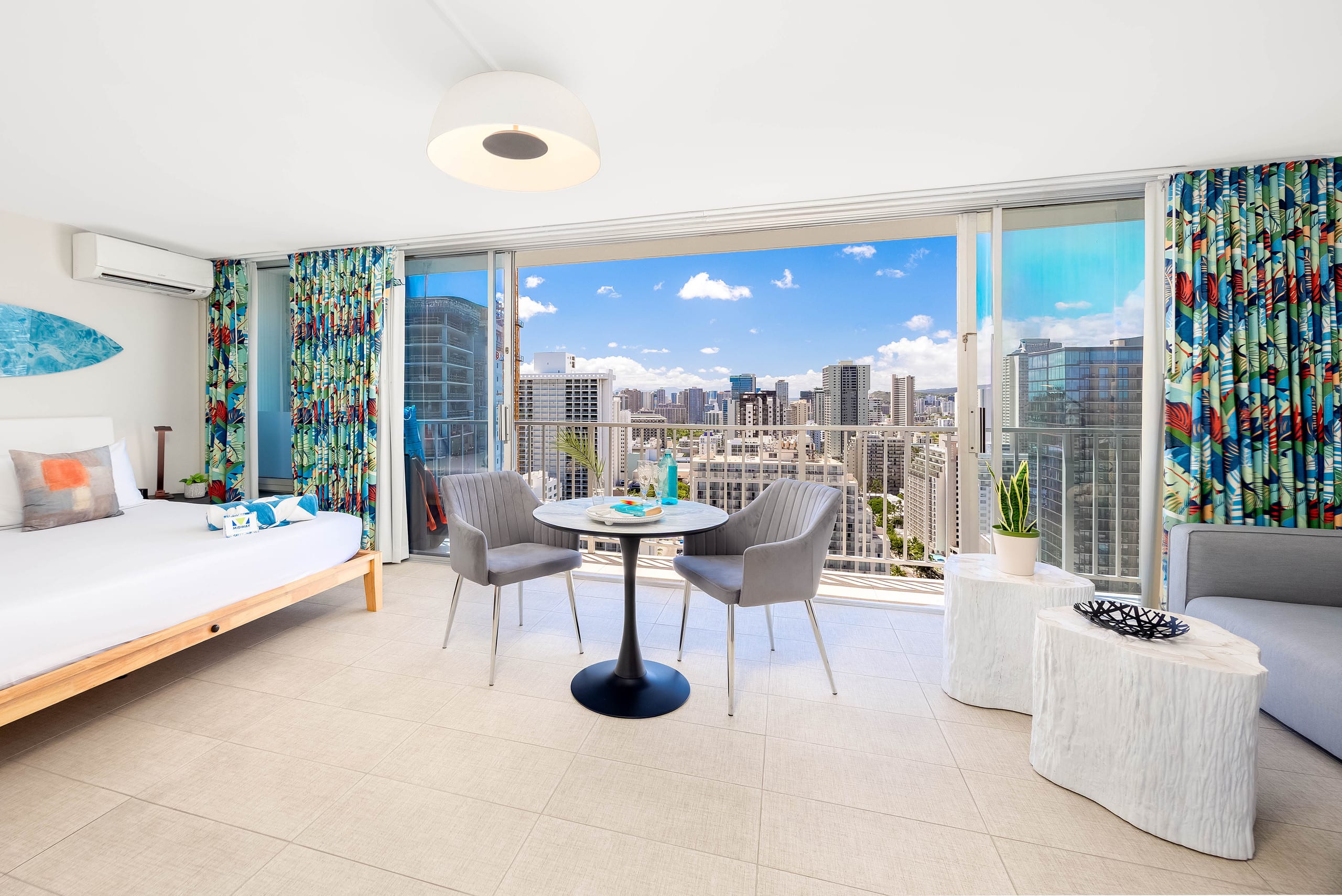 Condo in Honolulu · ★4.93 · Studio · 1 bed · 1 private bath - Image 1