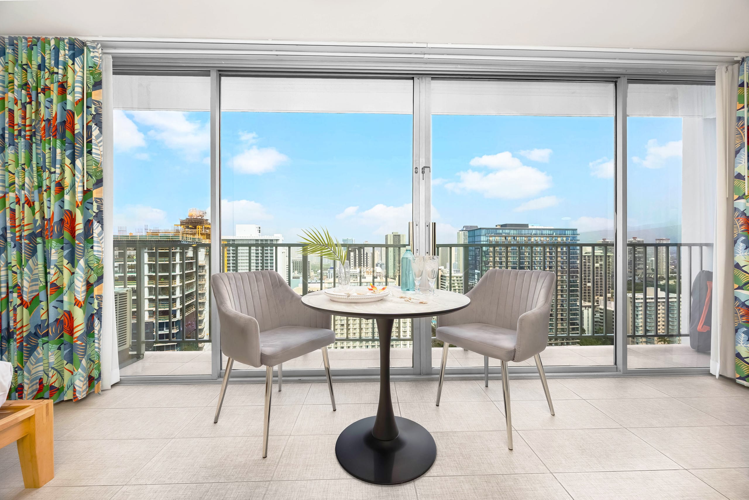 Condo in Honolulu · ★4.93 · Studio · 1 bed · 1 private bath - Image 20