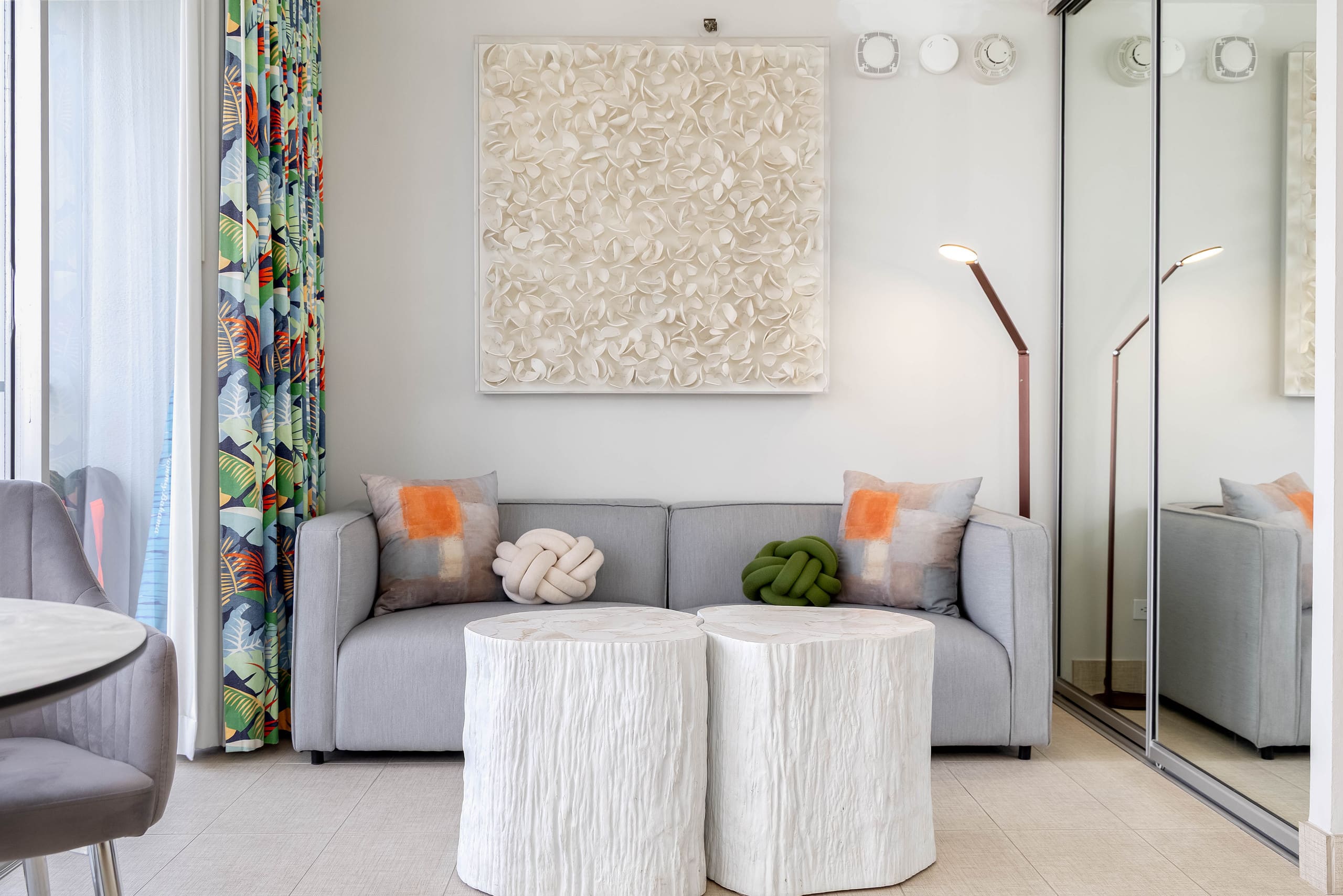 Condo in Honolulu · ★4.93 · Studio · 1 bed · 1 private bath - Image 4
