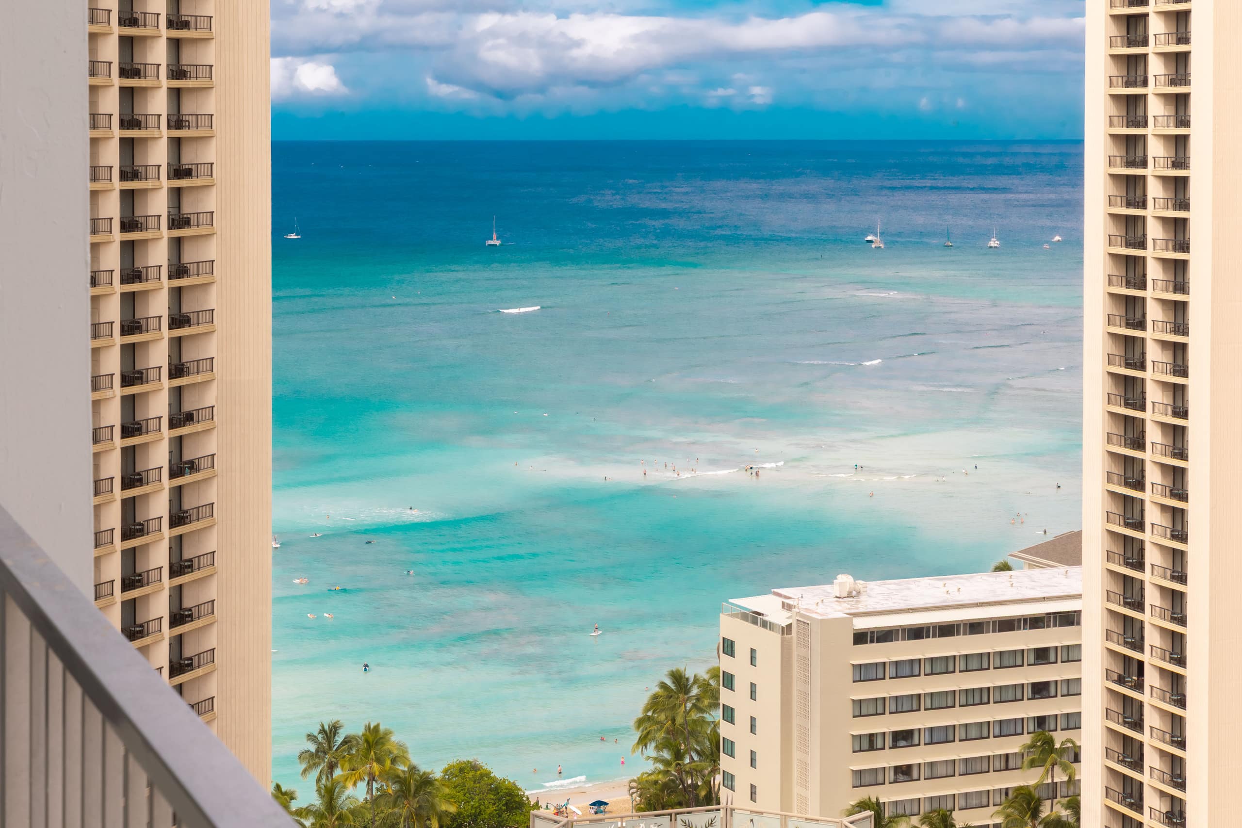Condo in Honolulu · ★4.93 · Studio · 1 bed · 1 private bath - Image 24