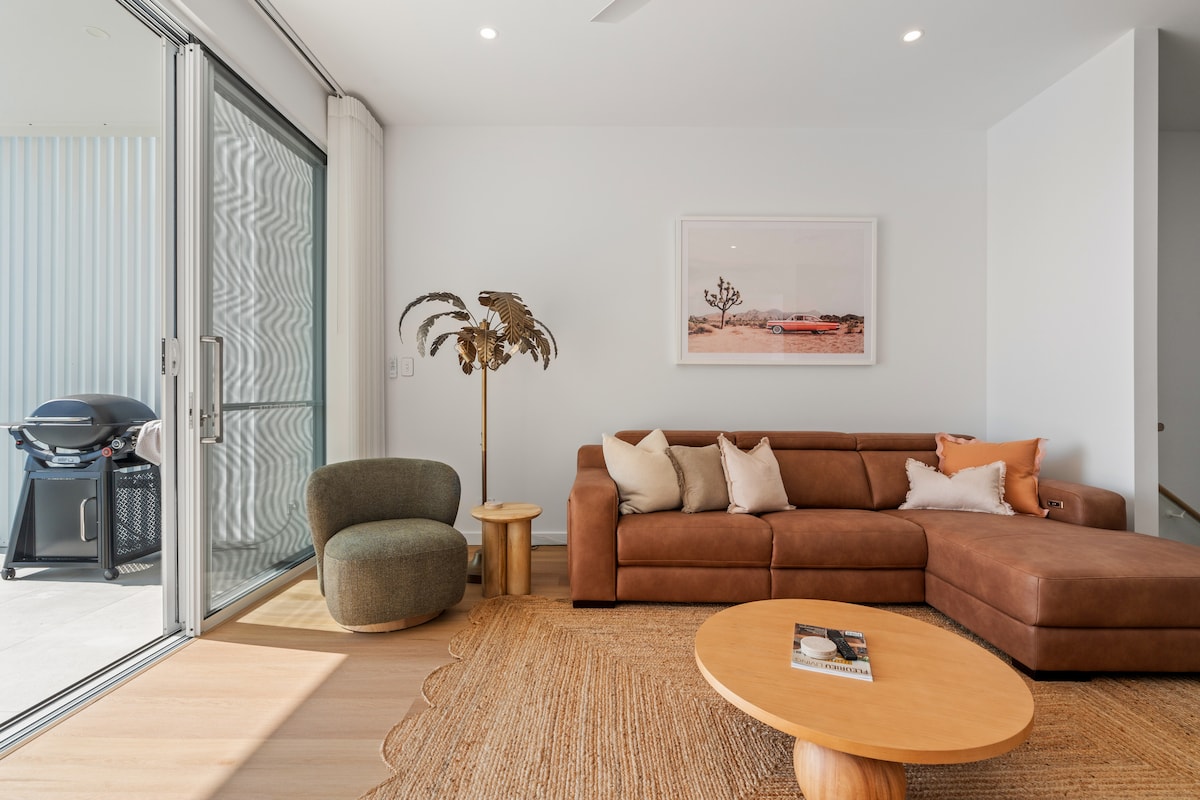 Top Airbnb: Sunsets ~ Rooftop, Incredible views, 4 KING rooms a Aldinga Beach