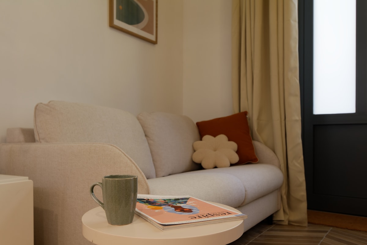 Top performing Airbnb: 090 - Le Nouveau Saint Denis - Air-conditioning - 4 people in Montpellier