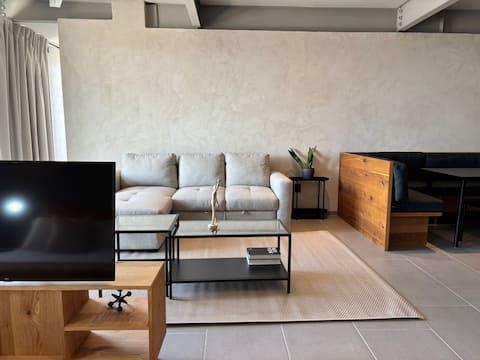 Popular Airbnb listing: Suite very close to the Arches in Loma Dorada