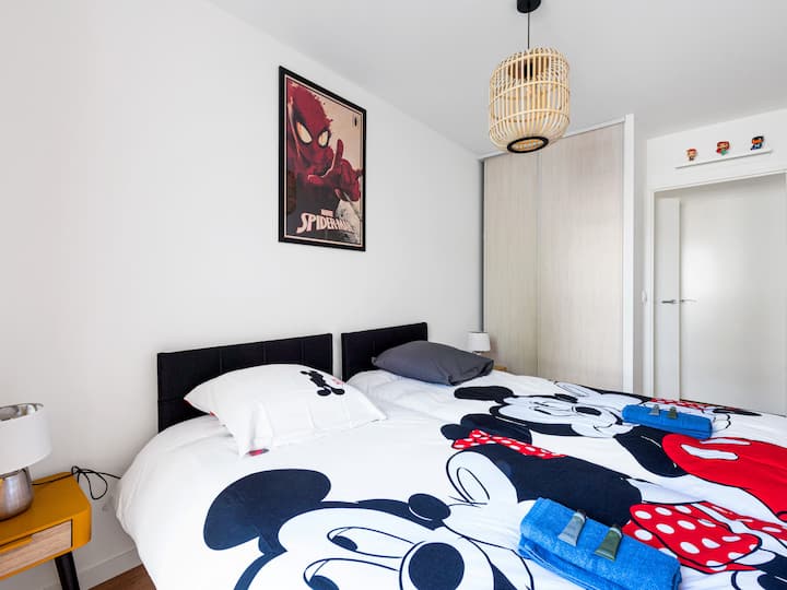 เรามีผ้าปูที่นอนให้เลือกสำหรับเด็ก (Spiderman, Mickey, Frozen ฯลฯ...)