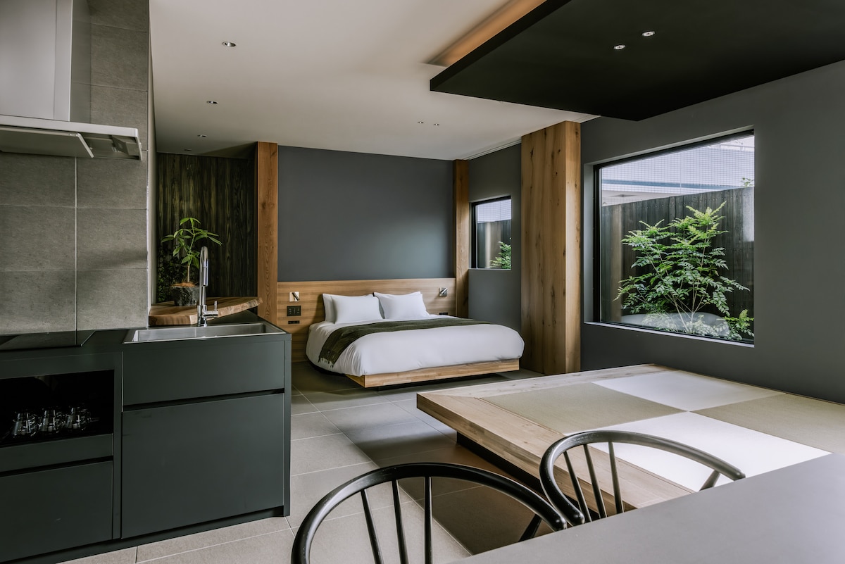 tokyo　バイオーブ　キャビネット Downtown Tokyo Getaway | Up to 6 Guests | 5 Minutes from Monzen