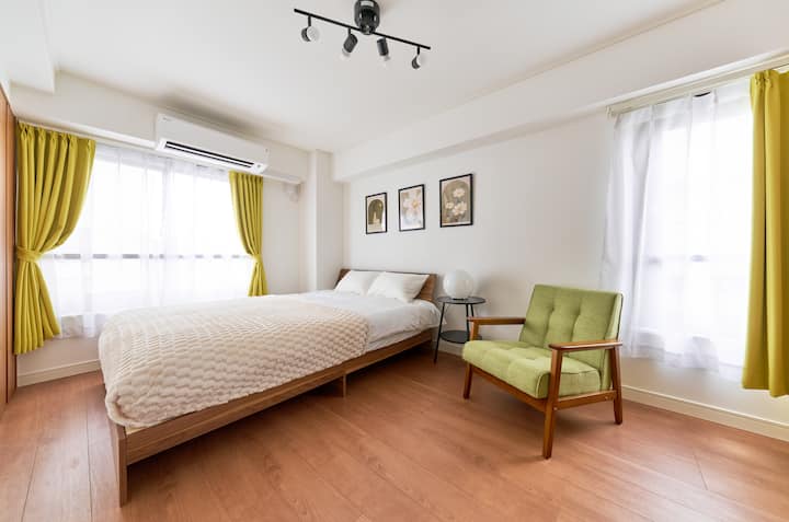 Manželská posteľ(šírka 140 cm×dĺžka 200 cm) × 1 