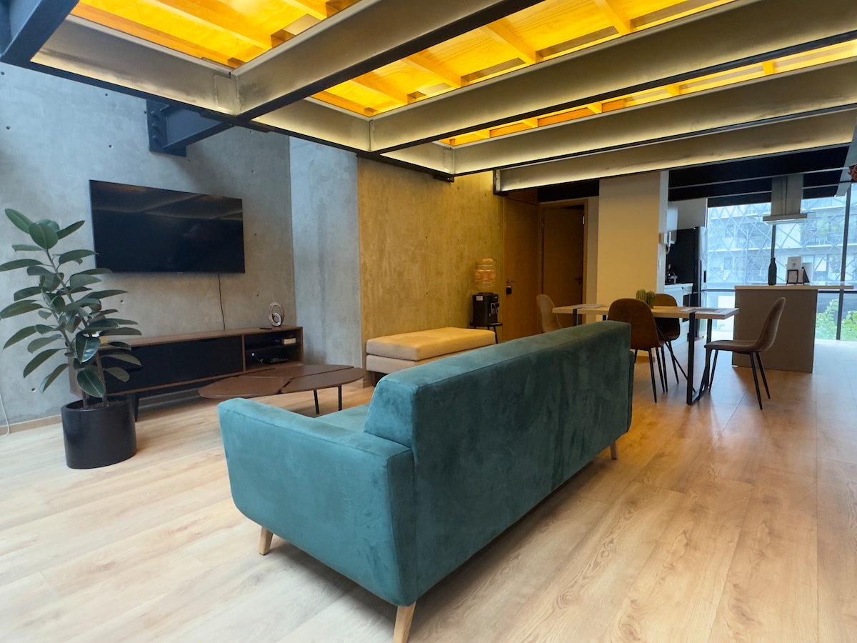 Popular Airbnb listing: Big Fully-Equipped Loft | Juárez | Roma | CDMX in Juárez
