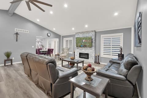 Cozy Pondside Retreat in Sterling Heights