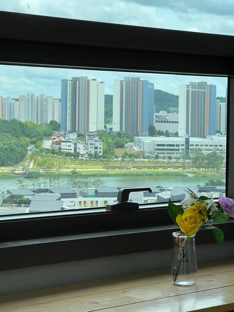 # Dongtan Lake View/New Construction/Duplex/Terrace Night View/Netflix/Styler/Work Available/Long Stay Discount