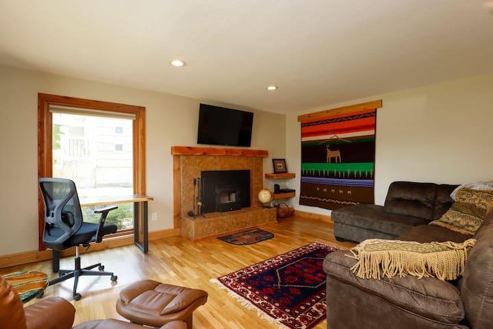 The Camas Cabin - Washougal, WA
