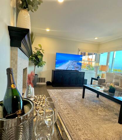 Gorgeous City & Bay Views! | Minutes to Downtown gallery image 4