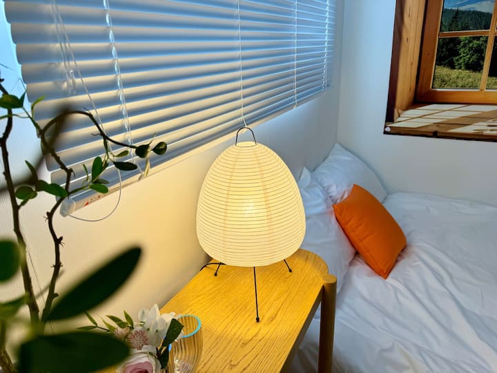 Hongdae Free Parking, E/V, Ott, Cozy Beam Movie Theater, Heating, Downtown Neighborhood, Quiet Housing Street, New Construction, Long Term Preferred