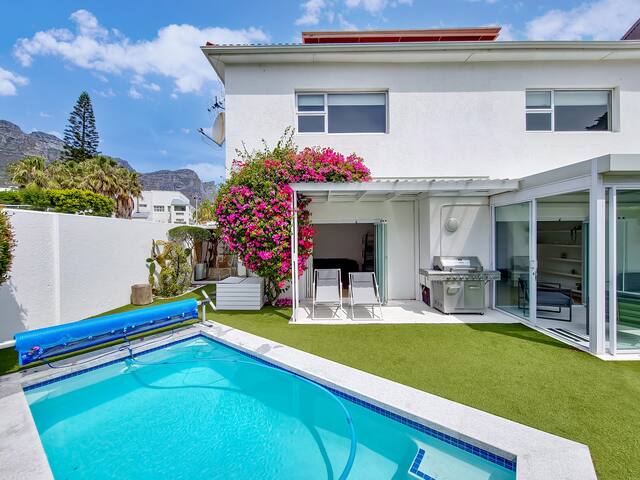 Luxury Pool Villa-Private Parking & Mountain Views