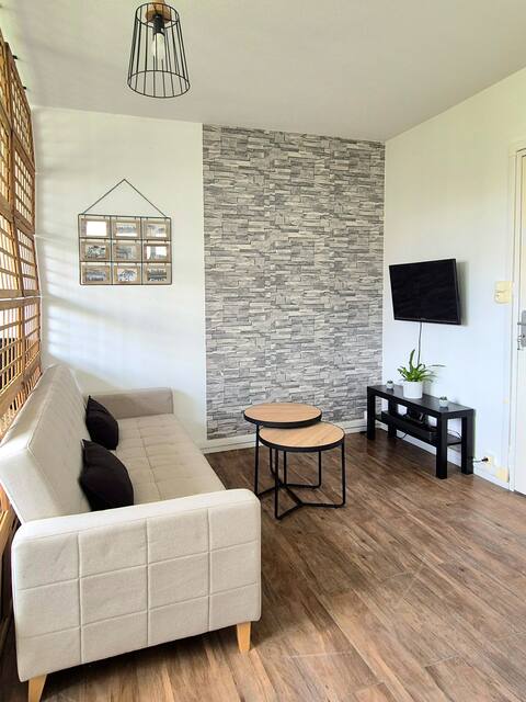 PRIVATE studio: living room, kitchen, toilet, independent bathroom