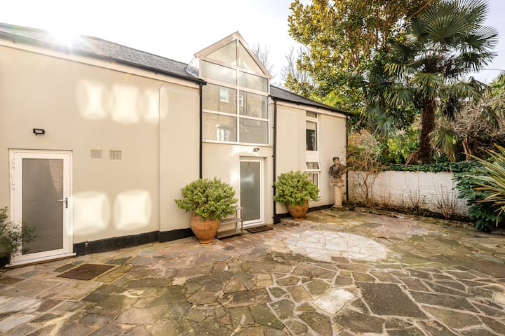 Kensington-2 Bedroom Duplex Garden House