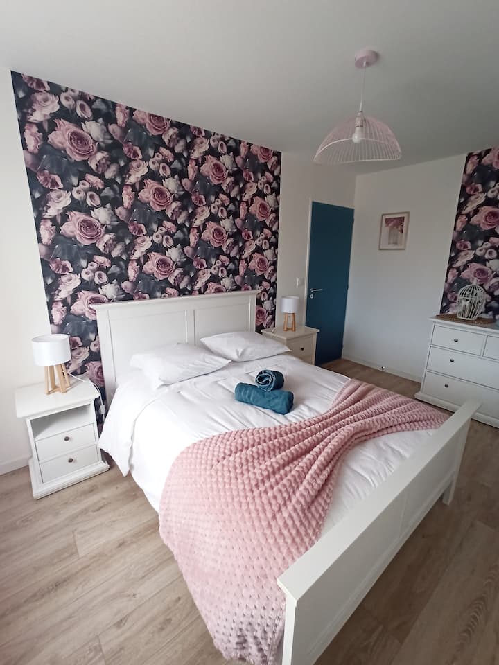 chambre avec lit de 140x190