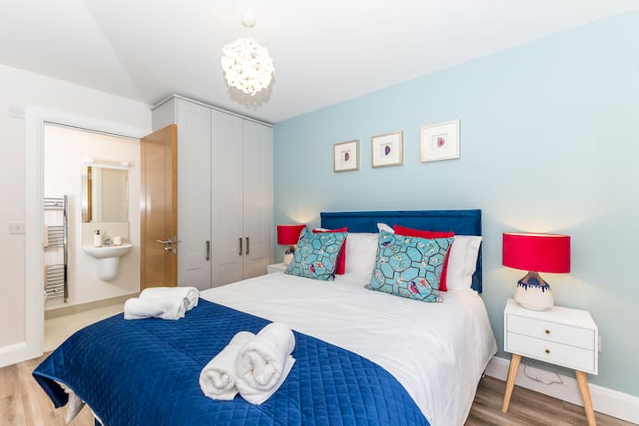 メインベッドルーム（クイーンベッド1台）