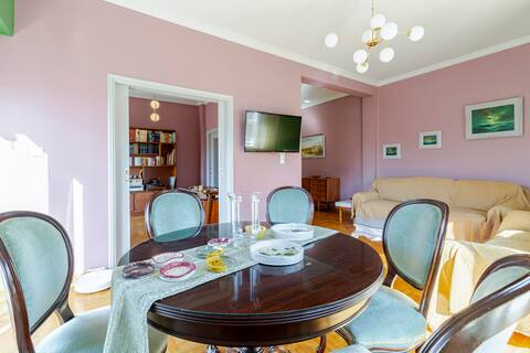 Beachfront Luxury Sunny Apartment