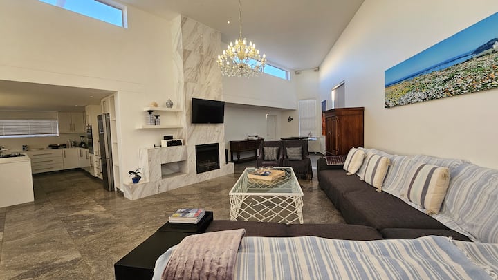 Waterfront Villa Retreat, Langebaan - Langebaan