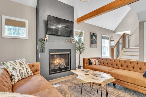 Luxury Retreat Near Ski & Bike Trails w/ Fireplace