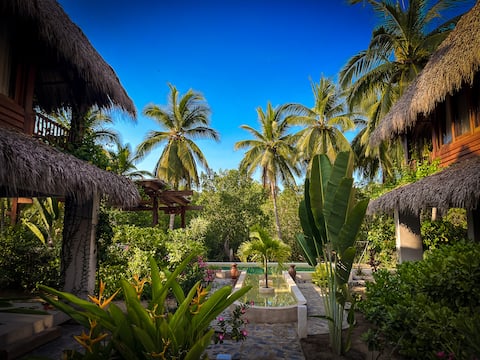 Surf Point: Villa, AC, Starlink, Pool, La Saladita