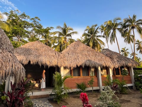 Surf Rincón: Surfing, AC, Starlink, Pool, Saladita