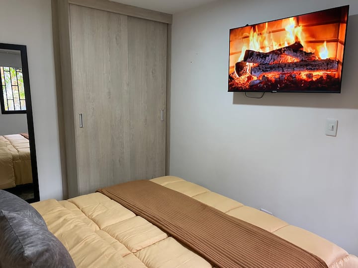 Détendez-vous et rechargez votre énergie dans cette oasis de tranquillité, où chaque détail est conçu pour votre confort.