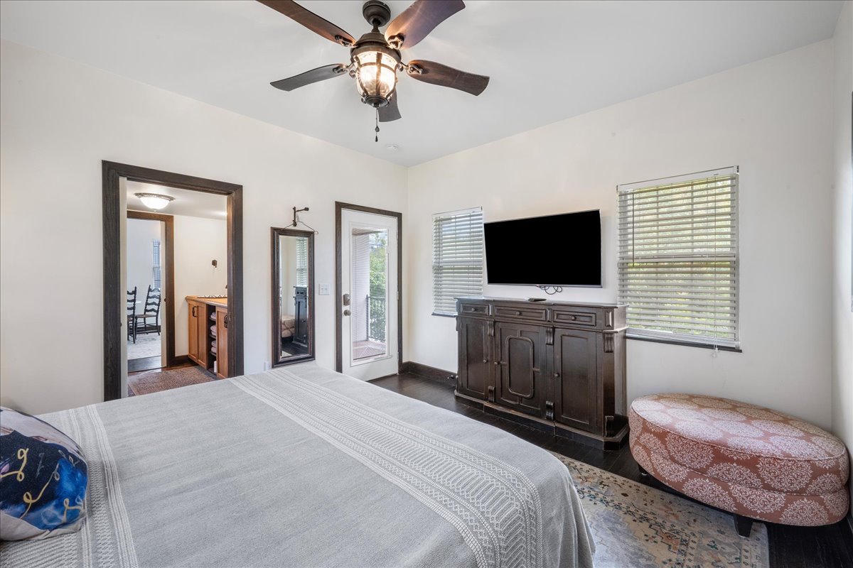 Stylish Downtown Guesthouse, Walk Everywhere!