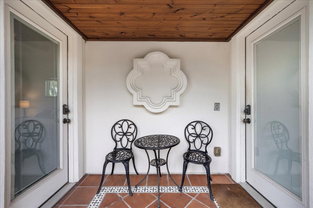 Stylish Downtown Guesthouse, Walk Everywhere!