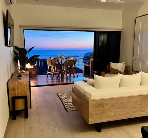 Oceanfront Luxury, Surf & Relaxation at CASA LUXE