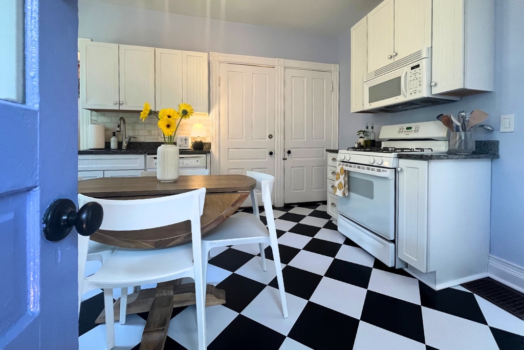 The Little Yellow House | Hyde Park - Houses for Rent in