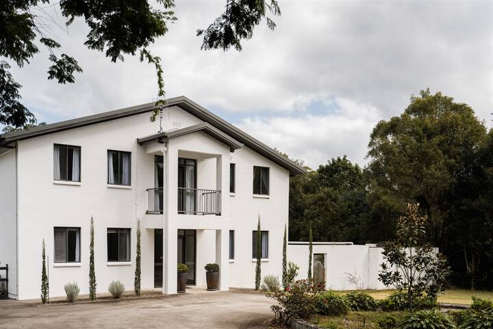 Peachester Farmhouse gallery image 3